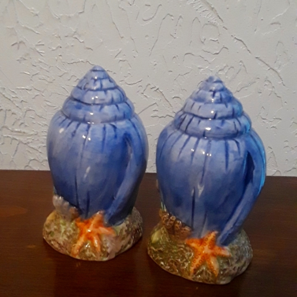 Beautiful Vintage Seashell Salt & Pepper Shakers, FUN! ⚓